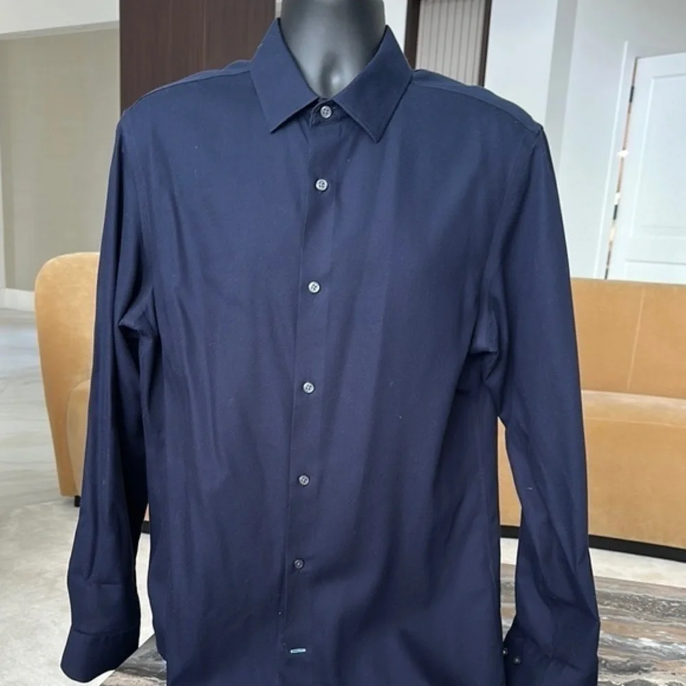 Banana Republic Men's Navy Blue Shirt